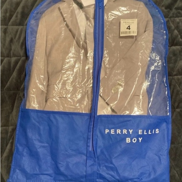 Perry Ellis Light Gray Suit with Tie - Picture 12 of 12